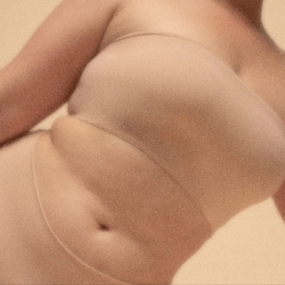 SKIMS Fits Everybody Bandeau Bra in Ochre - Picture 5 of 11